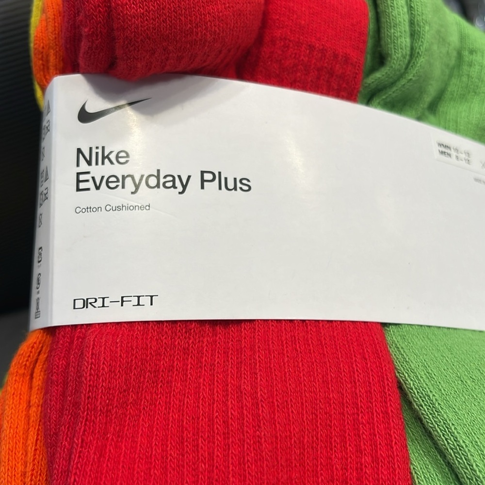 Nike Everyday Plus Cushioned
Training Crew Socks (6 Pairs) - Picture 13 of 16